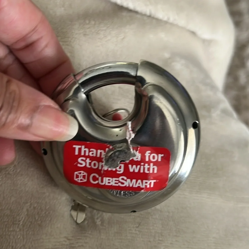 HEAVY DUTY CUBESMART Lock and 2 KEYS for Storage Units